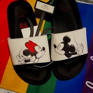 Mickey and Minnie sandals, how cute!!!